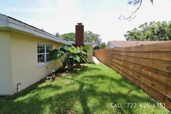 Building Photo - 1602 S Lady Mary Dr
