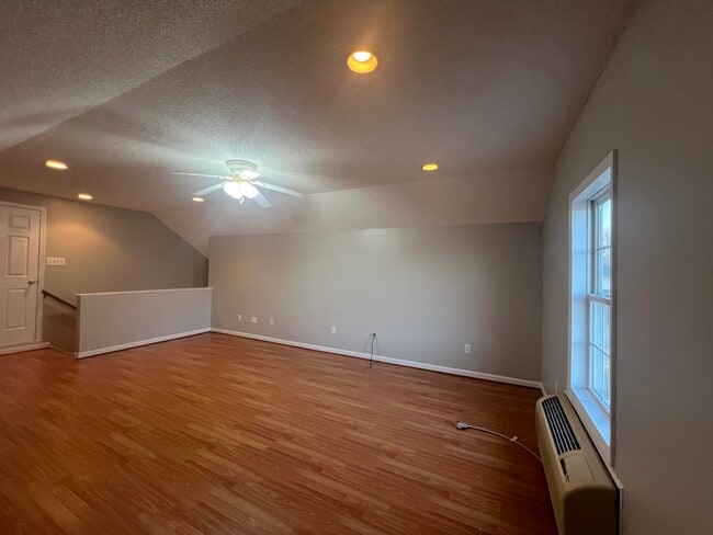 Building Photo - 1240 Inabinet Dr