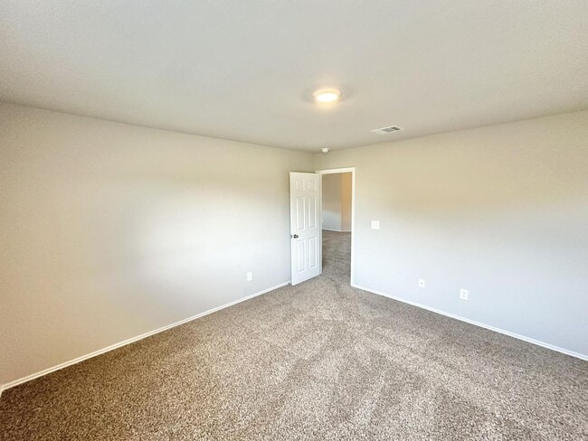 Building Photo - AVAILABLE NOW