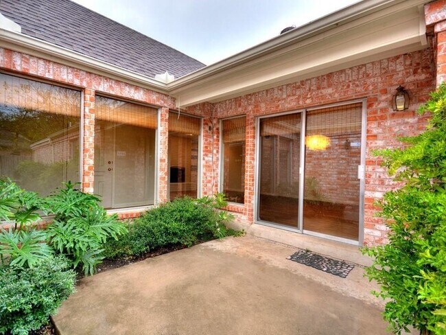 Building Photo - 4700 Trail W Dr