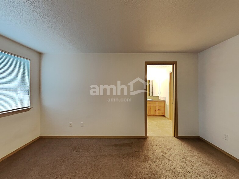 Building Photo - 2351 Sam Parrett Dr