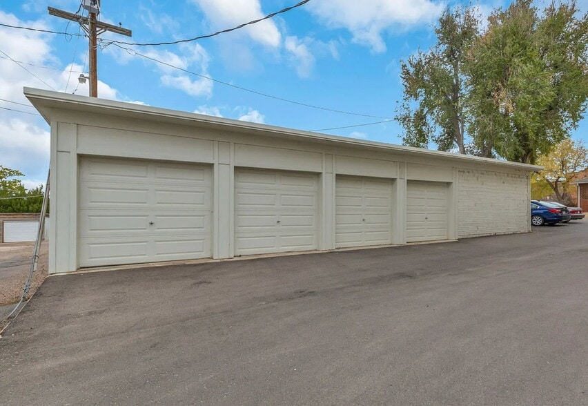 Building Photo - 1632 9th Ave