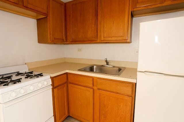 Building Photo - 1455 W Byron St