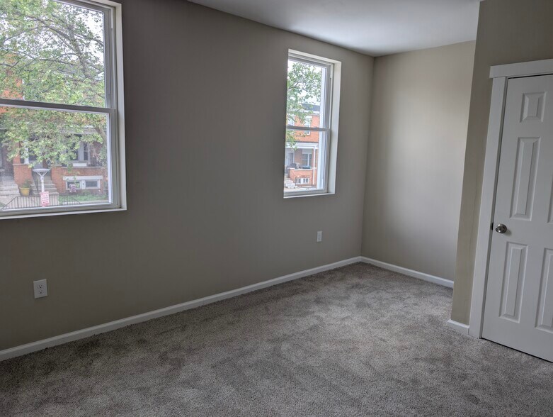 Building Photo - 4211 Sheldon Ave