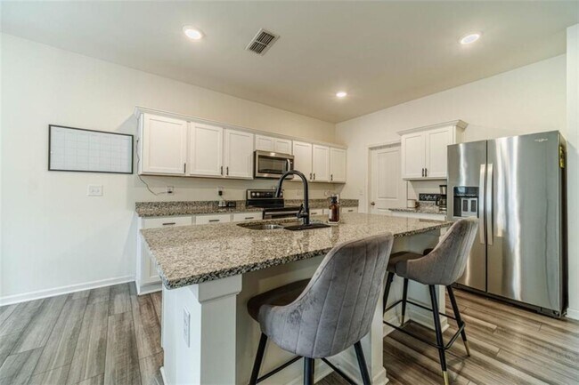 Building Photo - 222 Knightsbridge Ln