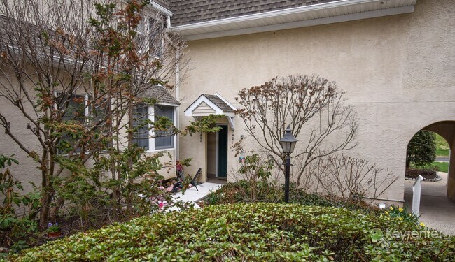 Building Photo - Spacious 2-Bed, 2-Bath Condo in Mill Ridge Community