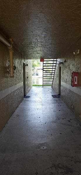 Building Photo - 301 Palm Way