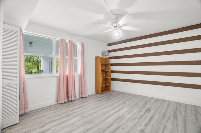 Building Photo - 16141 Blatt Blvd