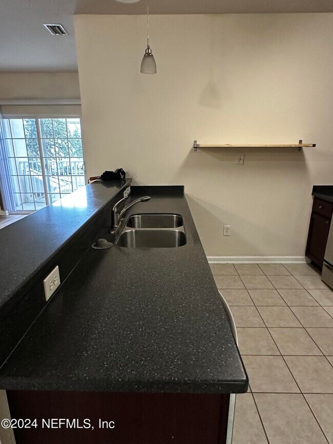 Building Photo - 4920 Key Lime Dr