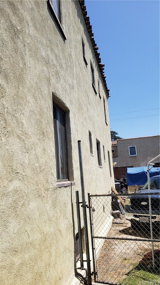 Building Photo - 622 Naranja Dr