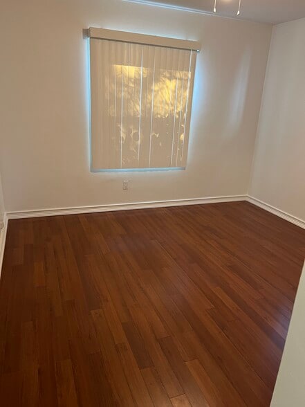 Bedroom - 1712 Barry Ave