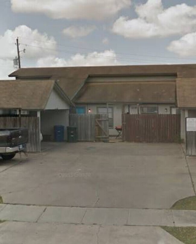 Primary Photo - 5749 Crestmore Dr