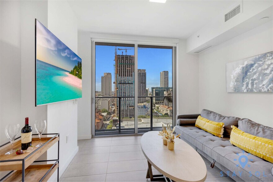 Building Photo - 227 NE 2nd St