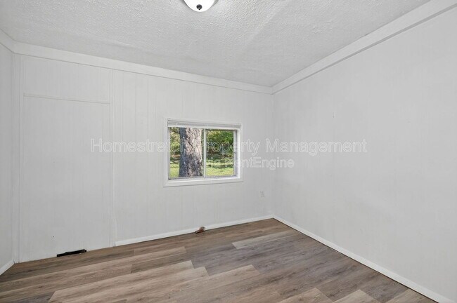 Building Photo - 6166 Emerald Ave