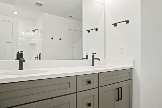 Building Photo - 4752 Heartwood Rd