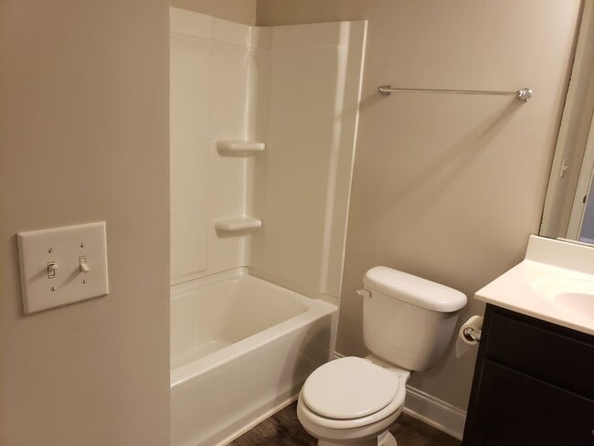 Building Photo - Beautiful brick home with many amenities!