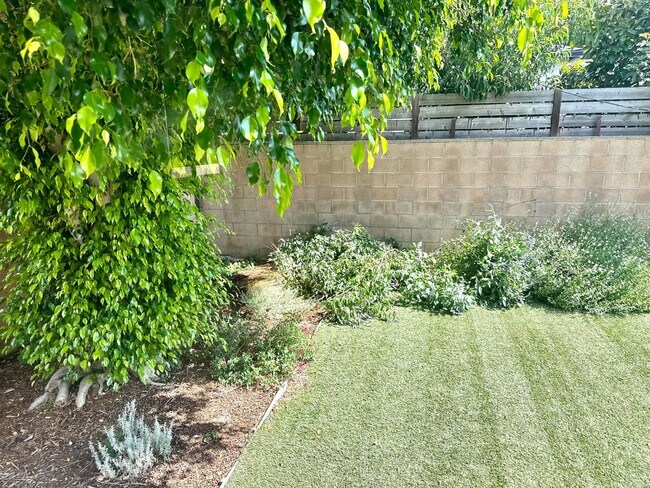 Building Photo - Quiet and Charming West LA Home!