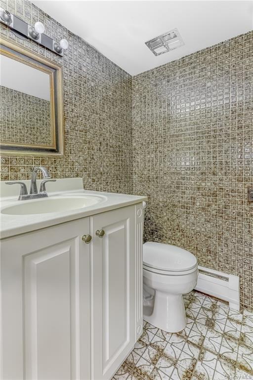 Building Photo - 9 Cloverdale Ln