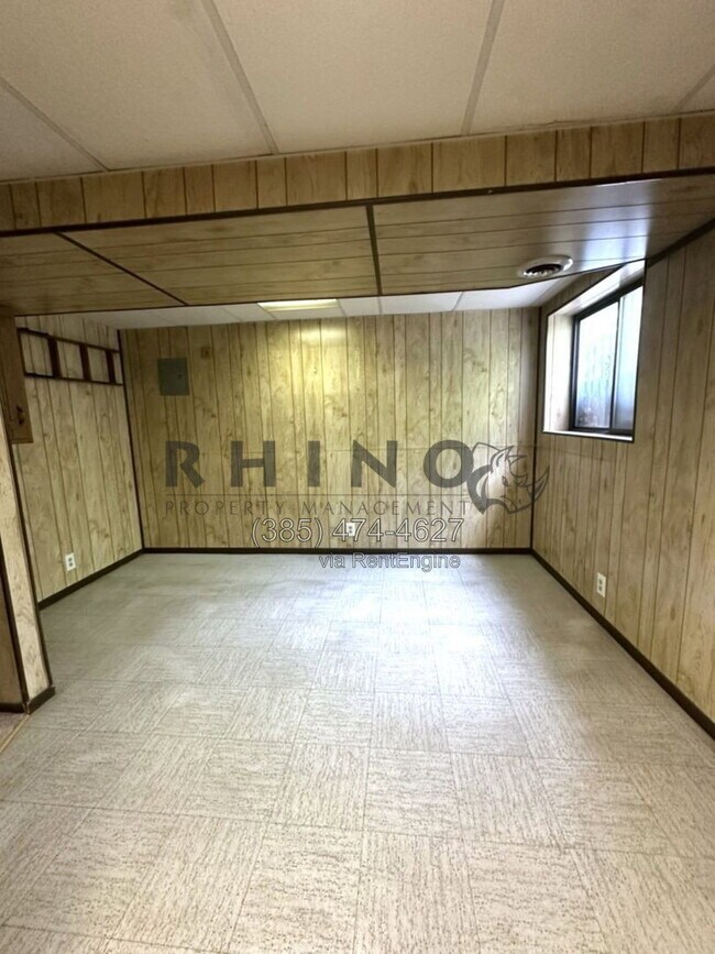 Building Photo - 825 W Arapahoe Ave