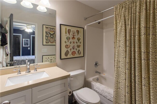 Building Photo - 7621 Maple Pl