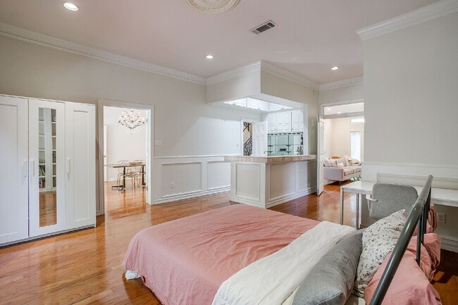 Building Photo - Private 4 Bedroom Retreat for Lease