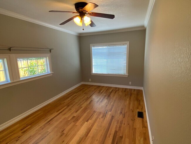 Building Photo - Charming Updated 3-Bedroom Home Just North...