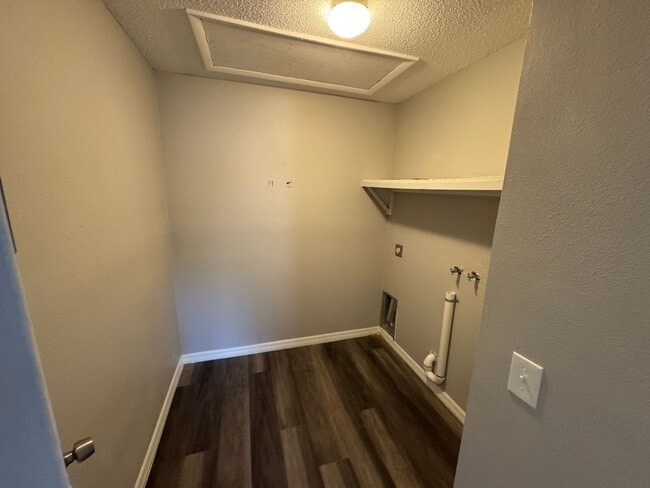 Building Photo - For Rent – 2 Bedroom, 2 Bathroom Duplex