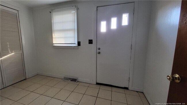 Building Photo - 740 Tolarsville Rd
