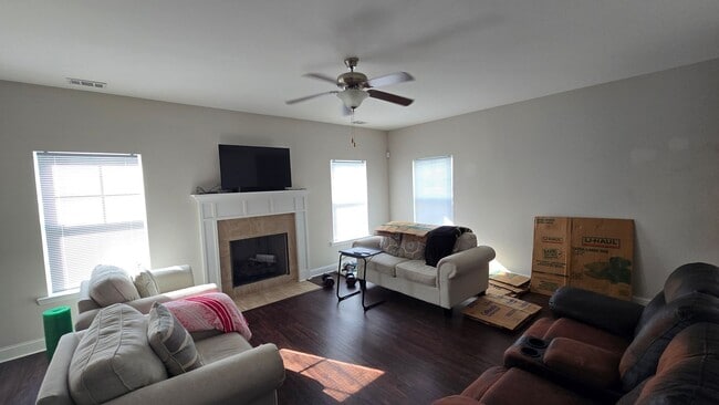 Building Photo - 64 Dunnoman Dr
