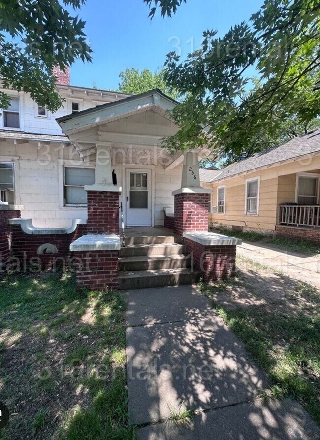 Primary Photo - $775 - 2 bed 1 bath - Delightful and spaci...