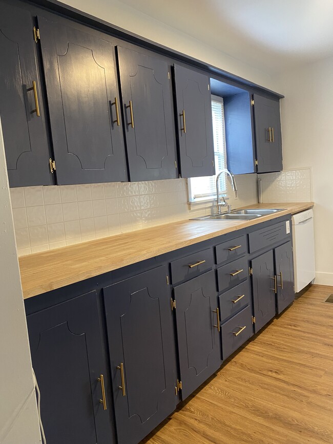 Building Photo - 1627 S Indianapolis Ave