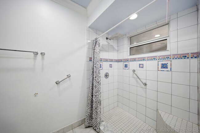 Building Photo - 4020 NW 101st Dr