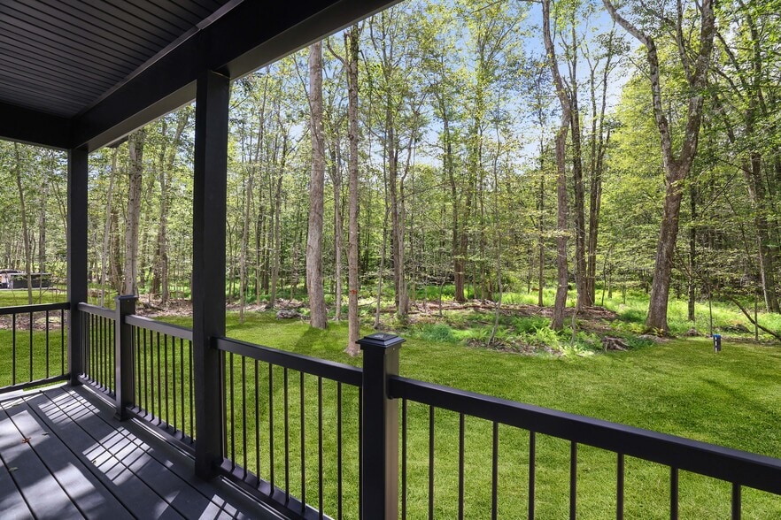 Building Photo - 1540 Lake Ln