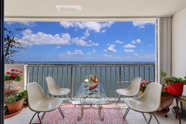 Building Photo - 5600 N Flagler Dr