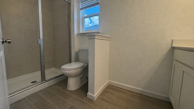 Building Photo - Charming 3BR Townhome with Screened-In Patio