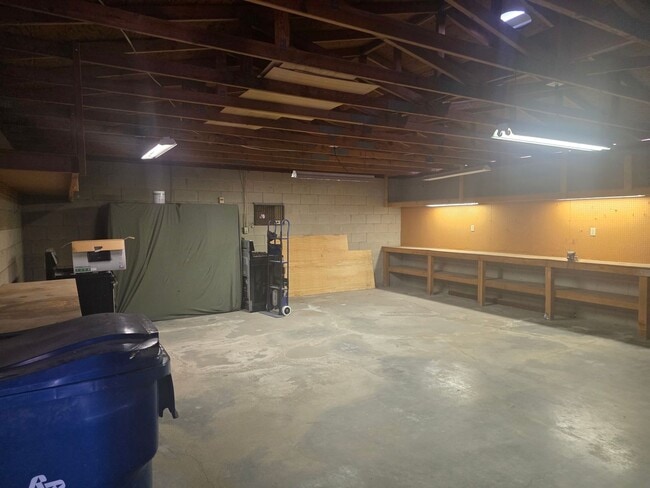 Building Photo - Fully Remodeled 2 bed/2 bath on 2 lots and Huge detached Garage!