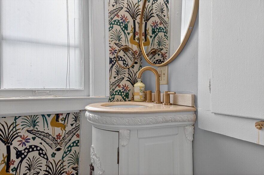 Building Photo - 256 Union Ave SE