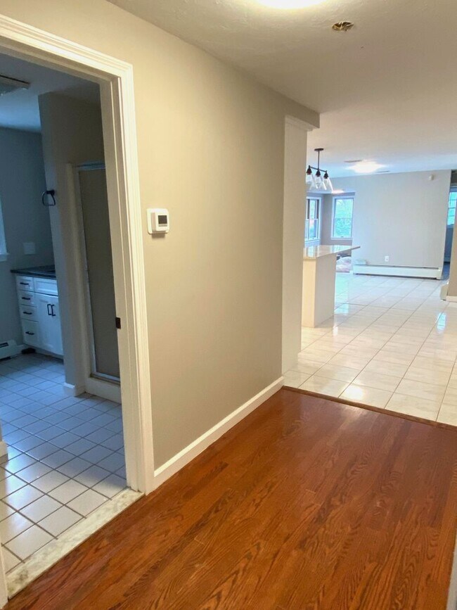 Building Photo - *****Johnston/Bishop Heights - Single Fami...