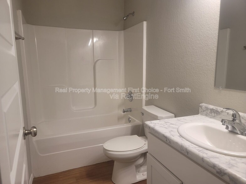 Building Photo - 2101 Ingalls Ln