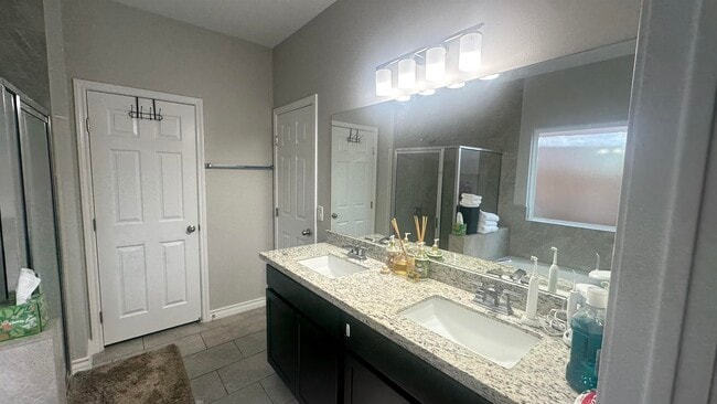 Building Photo - 1613 Ocaso Dr