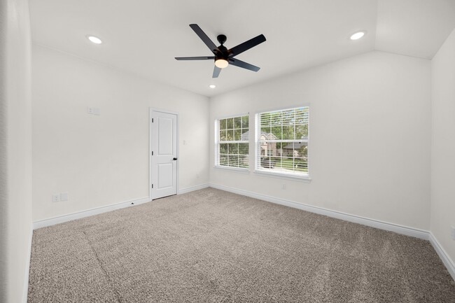 Building Photo - 206 Elianne Lace Ct