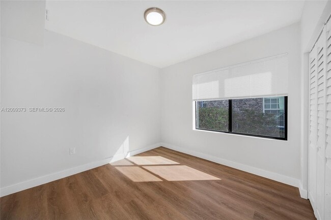 Building Photo - 1925 SW 23rd St