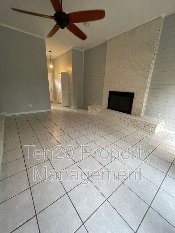 Building Photo - 4120 Canady St