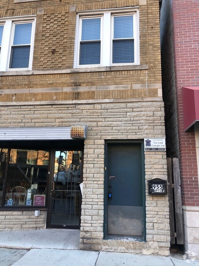 Building Photo - 955 N Ashland Ave
