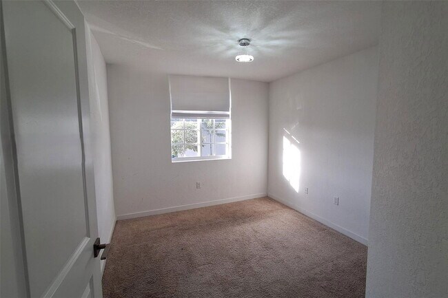 Building Photo - 1325 NW 208th Terrace