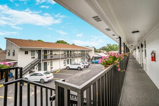 Building Photo - Redamo Suites