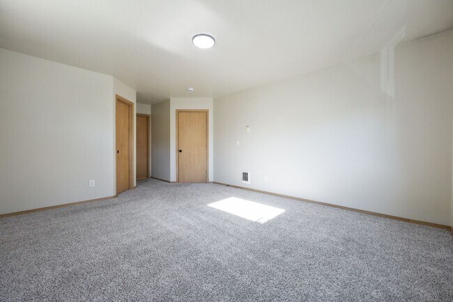 Building Photo - 4bed/2.5 Bathroom house - SE Portland