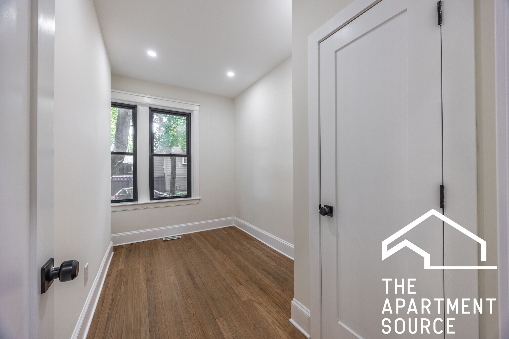 Building Photo - 4638 N Hamilton Ave