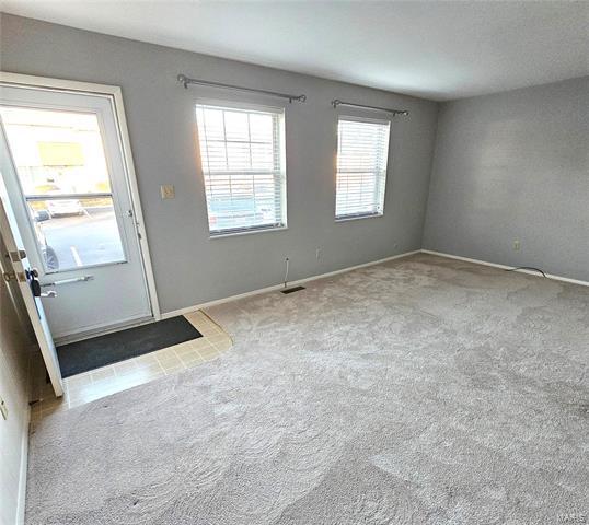 Building Photo - 840 Wendevy Dr