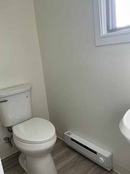 Building Photo - 35 West St